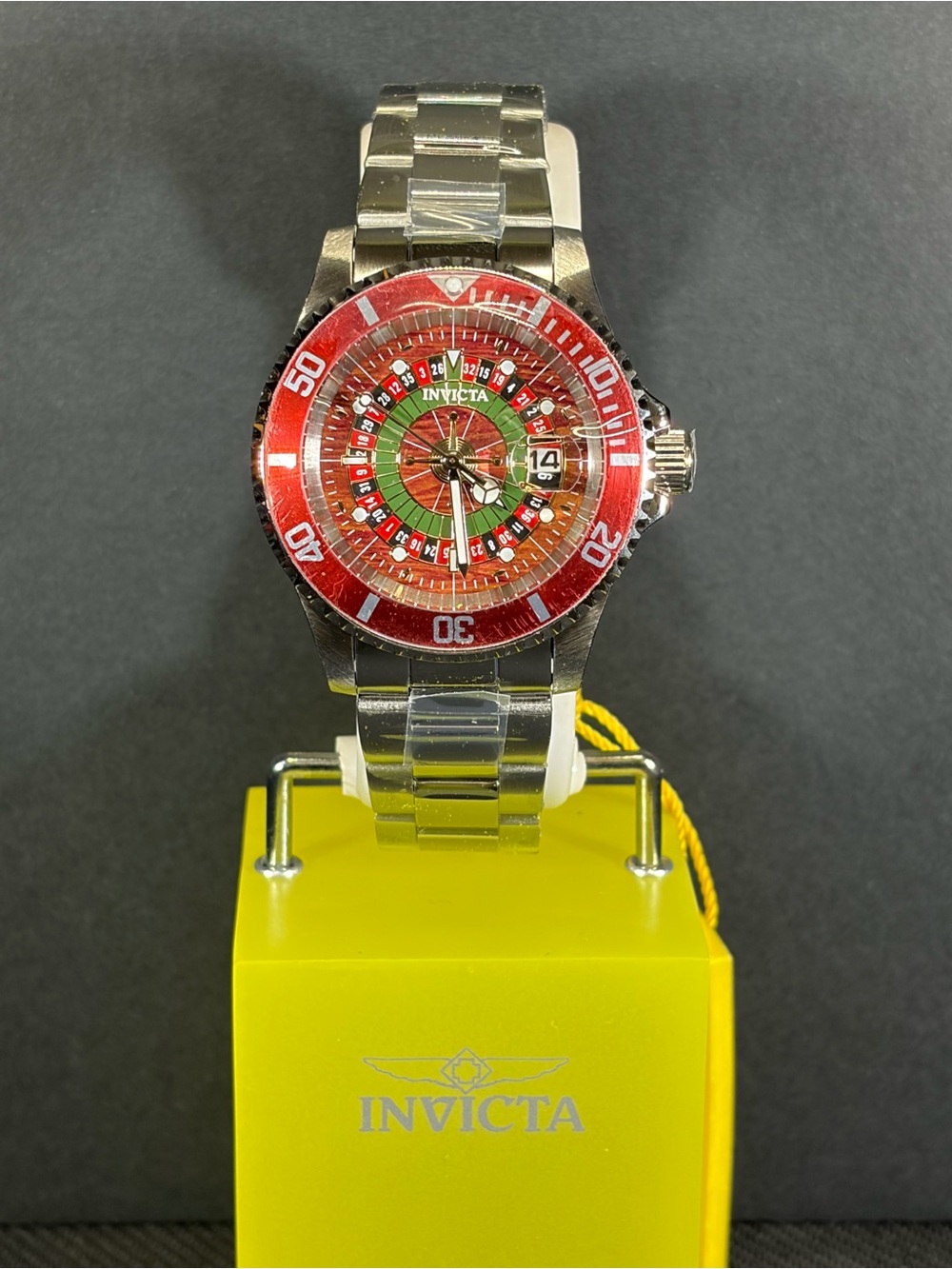 Invicta Pro Diver House of Cards Roulette Men’s Watch 40mm 50519 – New